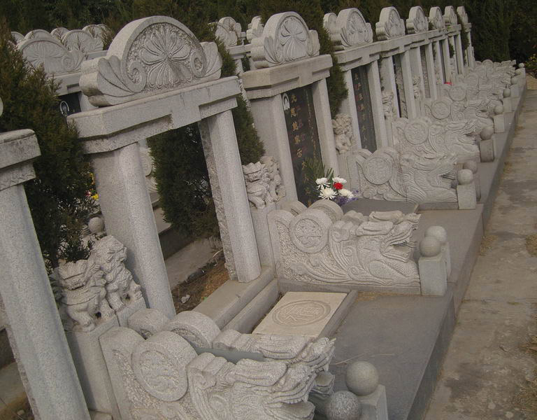 山西晶白玉墓碑