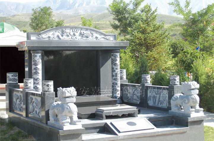 迪庆家族墓碑