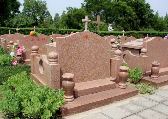 丽江西式墓碑