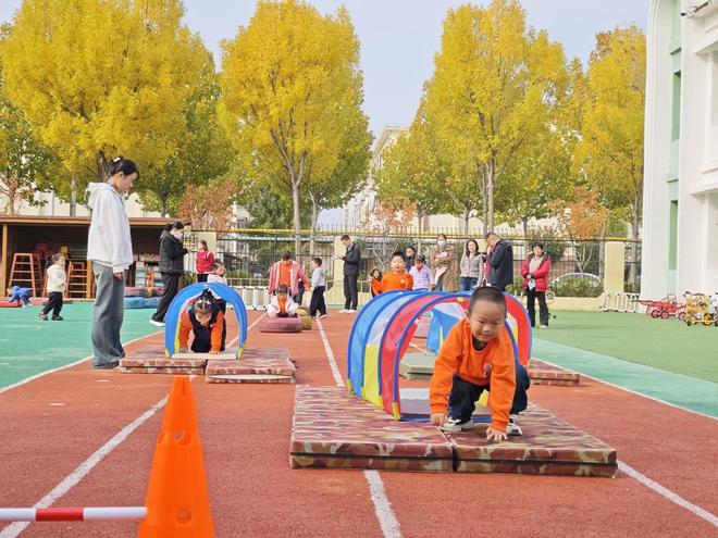 东营区文苑幼儿园建工分园：情境浸润乐动成长(图1)